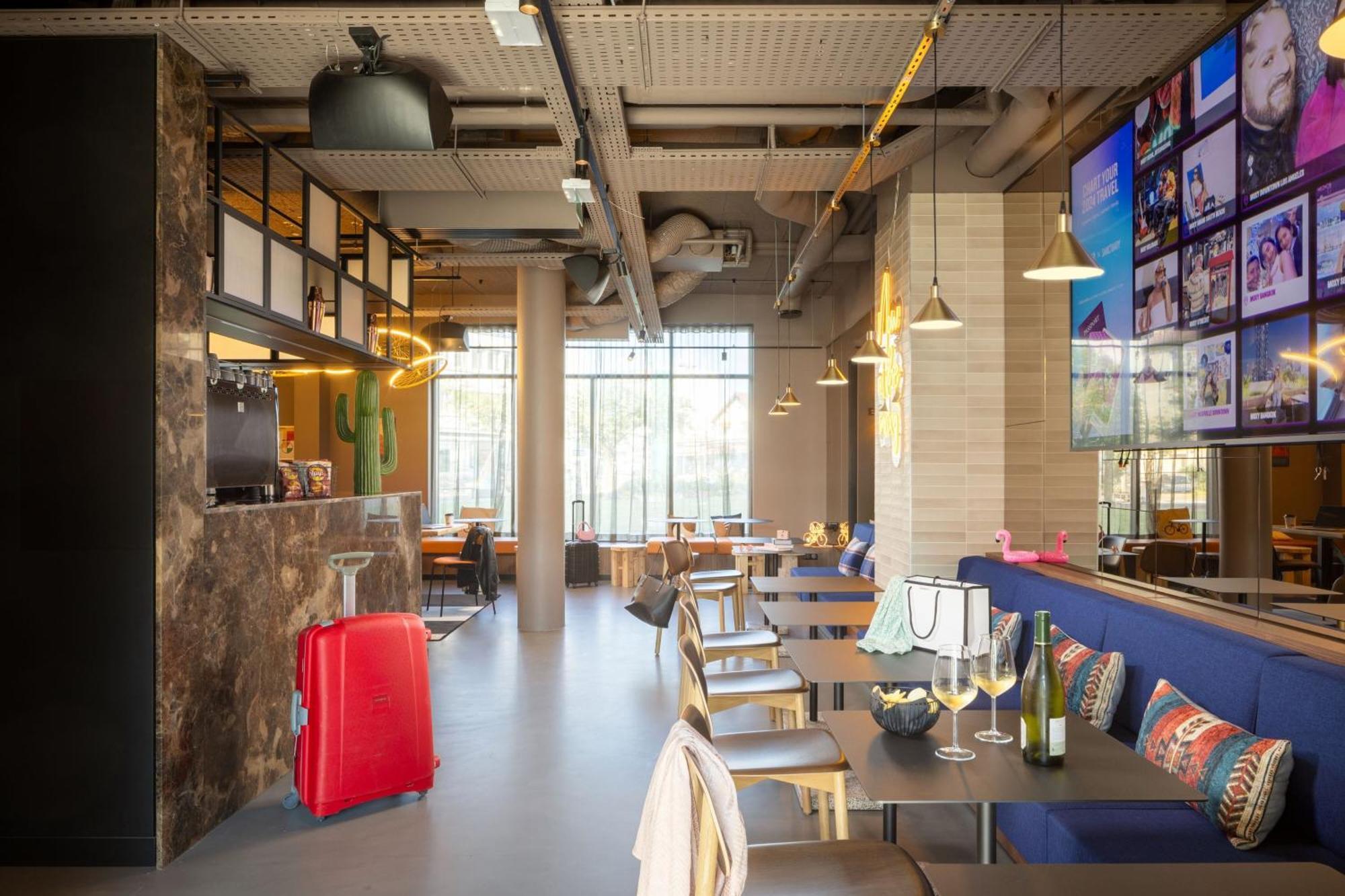 Moxy Paris Кламар Екстер'єр фото