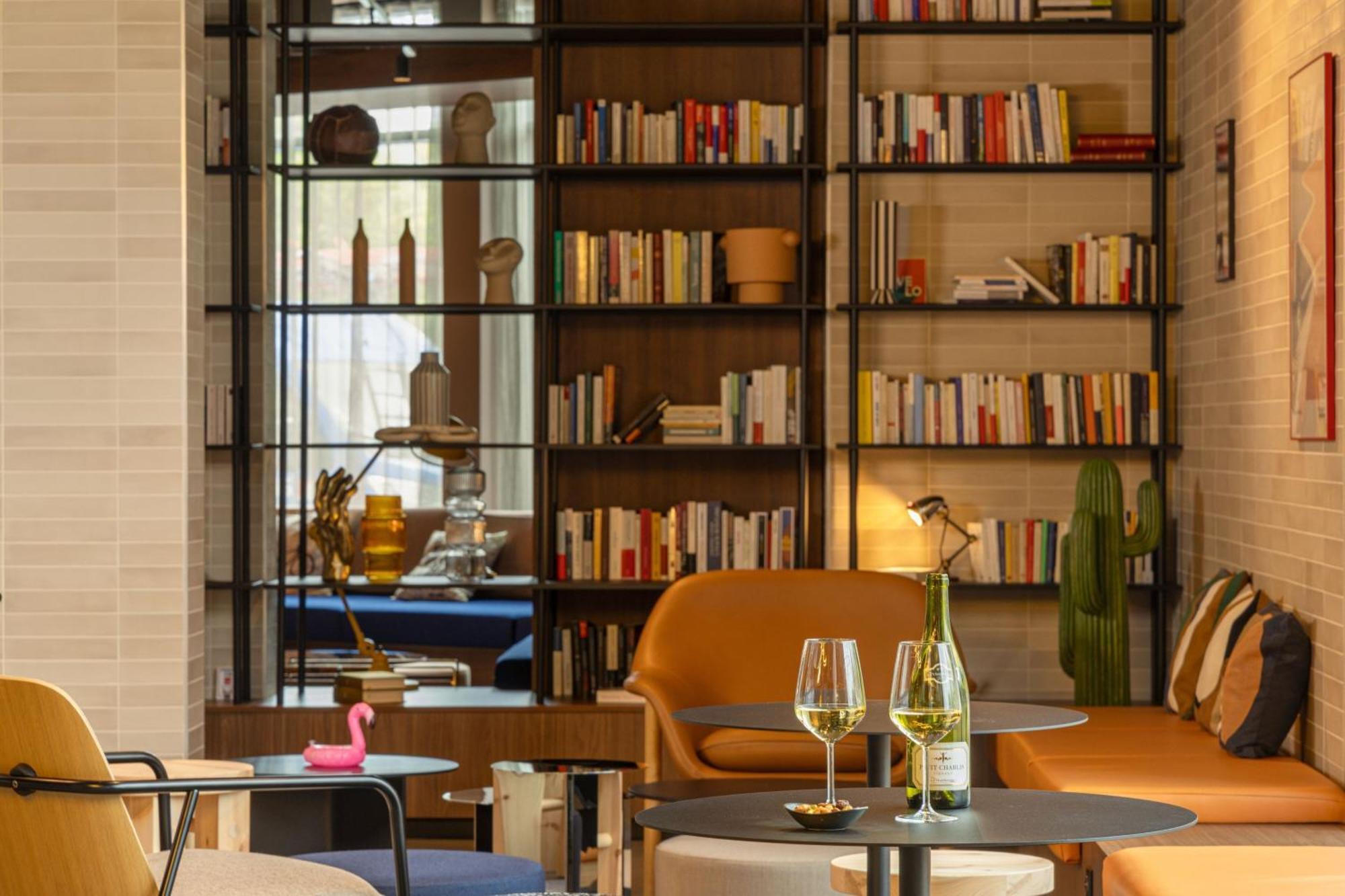 Moxy Paris Кламар Екстер'єр фото
