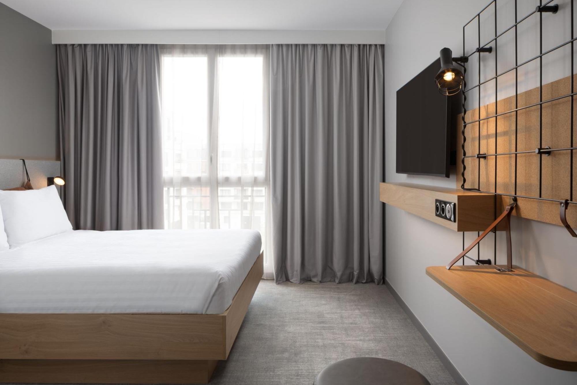 Moxy Paris Кламар Екстер'єр фото