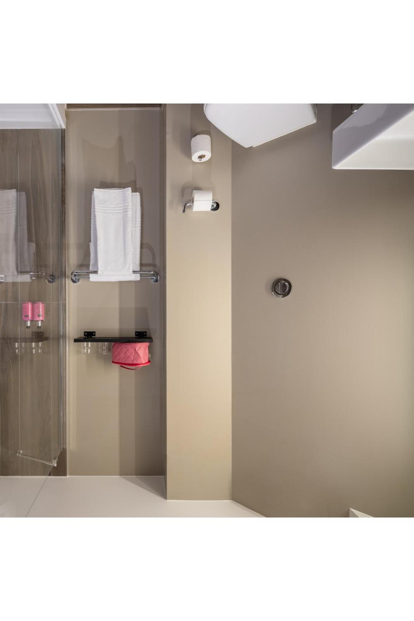 Moxy Paris Кламар Екстер'єр фото